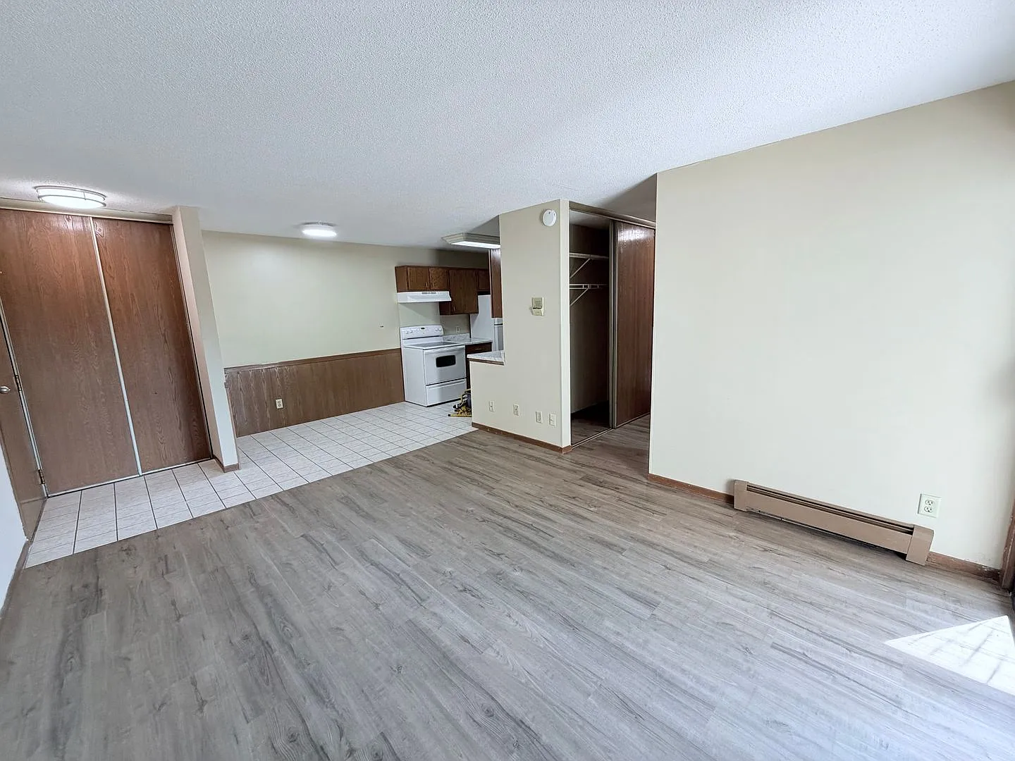 7664 Woodlawn Dr — Photo 4