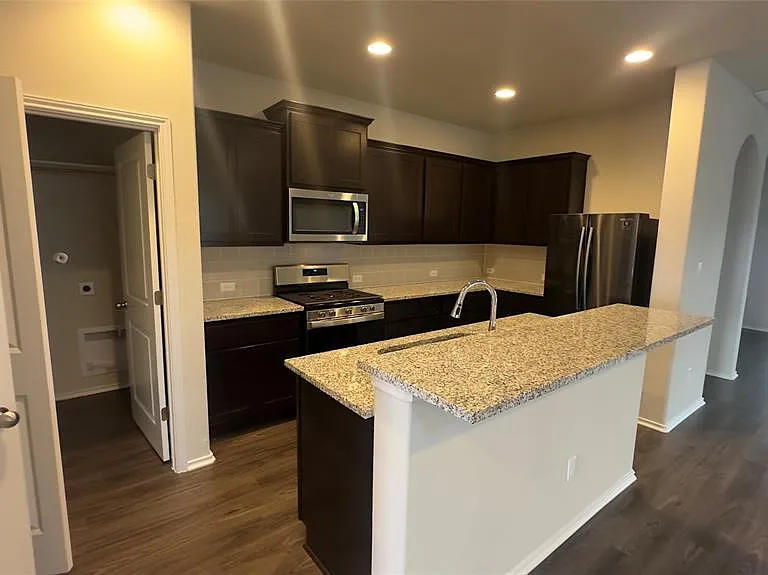 129 Goldfinch Dr — Photo 9