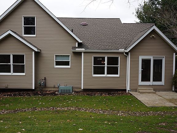 2nd image of 318 Oak Grove Ln
