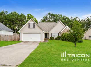806 Tucker Trl, Loganville, GA 30052