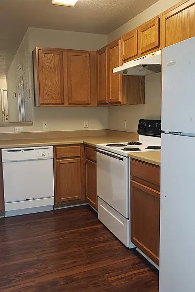 811B Industrial Ave — Photo 5