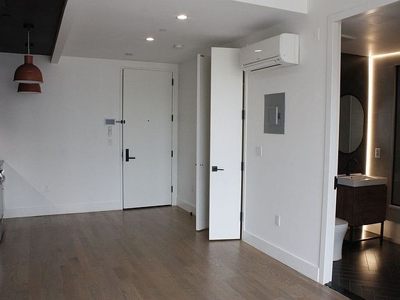 5th image of 822 Lexington Ave #5D