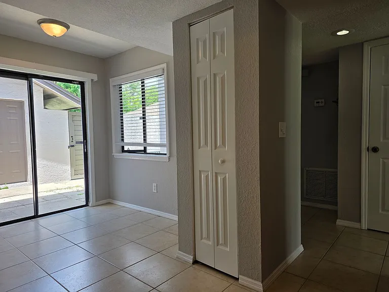 162 Olive Tree Cir — Photo 12