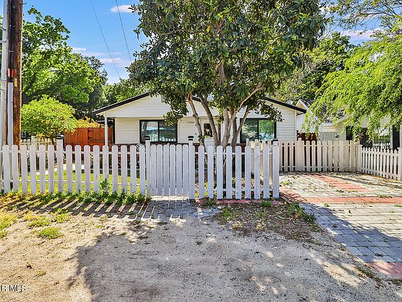 3rd image of 2888 Crescent Way