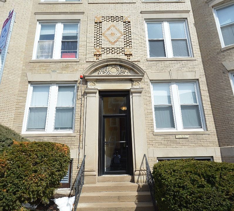 2nd image of 19 Mount Hood Rd APT 2