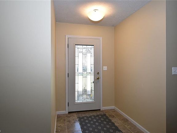 5th image of 746 Grantwood Ave