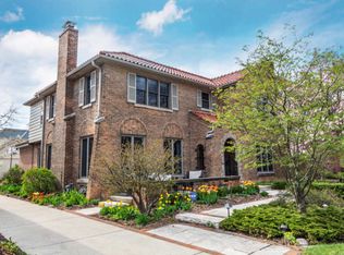 4439 N Farwell Ave, Shorewood, WI 53211