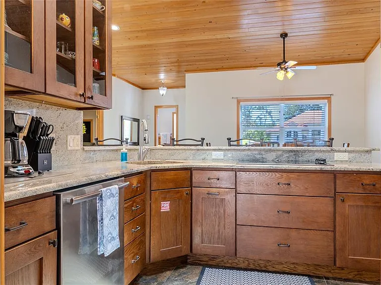 416 Sunset Dr — Photo 34