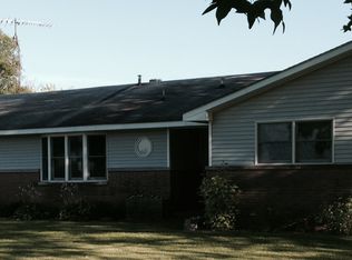 3796 E Washington Rd, CASEY, IL 62420