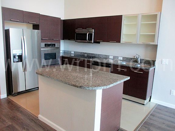 5th image of 3029 NE 188th St APT 1124