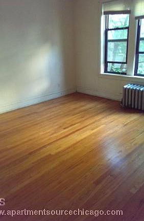 2nd image of 621 W Melrose St APT E2