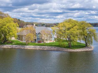 625 Waterstone Dr, Muskegon, MI 49441