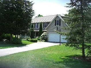 1st image of 18 Winterberry Ln