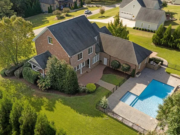 192 Sicily Dr, Clayton, NC 27527