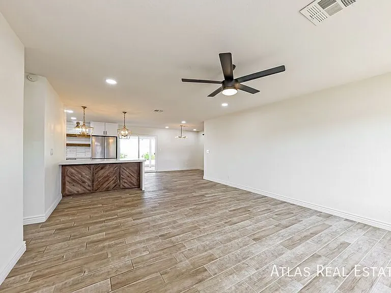 14820 N 36th Pl — Photo 4