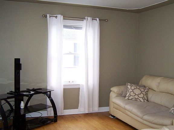 3rd image of 2921 West Ave SW