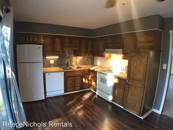 5th image of 605 SE Bayberry Ln APT A