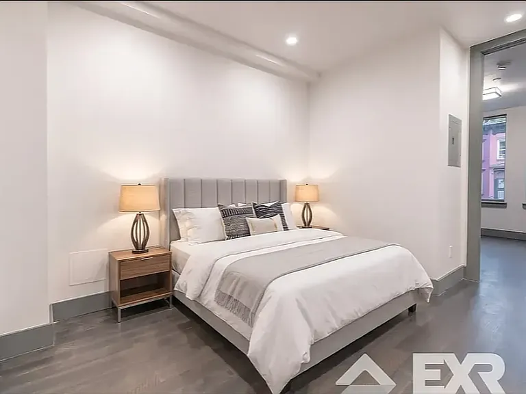 523 Willoughby Ave #301 — Photo 4