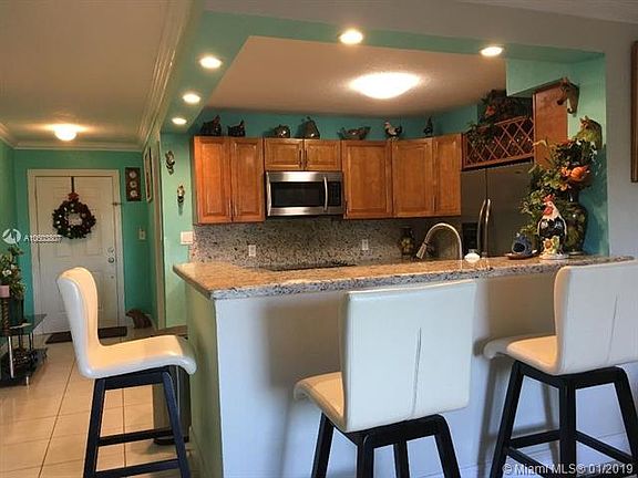 3rd image of 9351 Fontainebleau Blvd APT B303