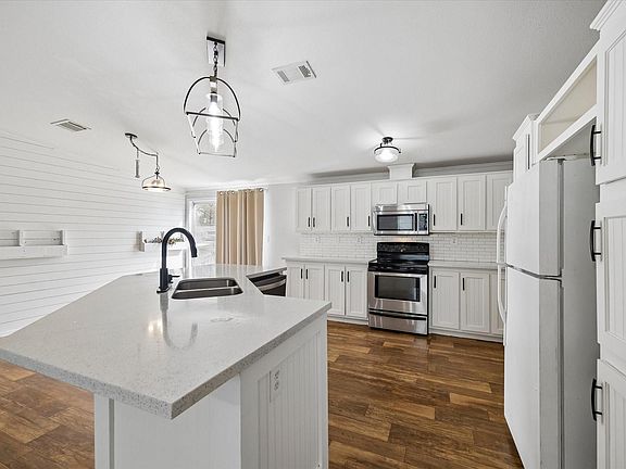 3rd image of 25361 Bluff View Ct