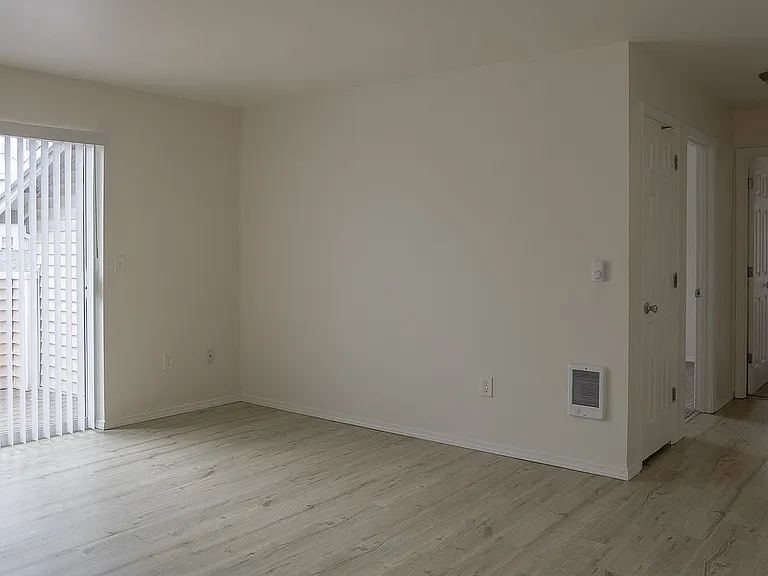 Aspen Grove Apartments - Hillsboro Oregon - Living Room