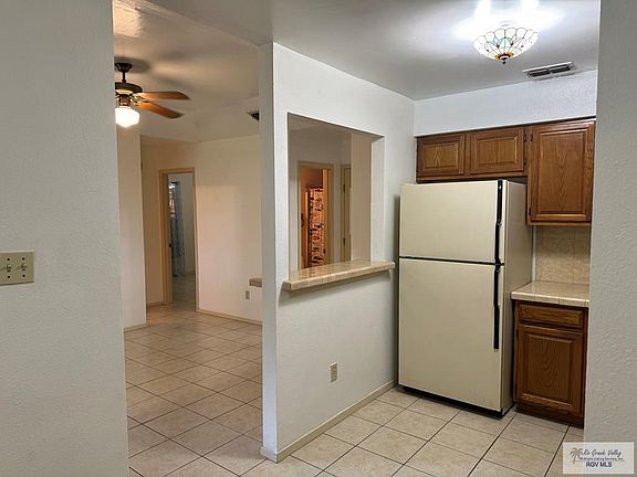 3rd image of 400 W 5th St