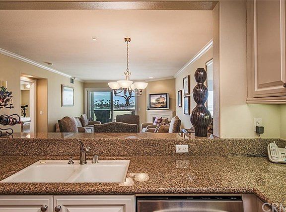 5th image of 1000 Ocean Blvd #304