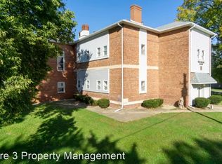 211 N Lincoln St APT 10, Athens, IL 62613