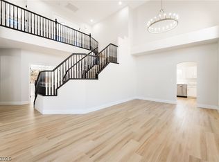 1293 Silver Knoll Ave, Las Vegas, NV 89123