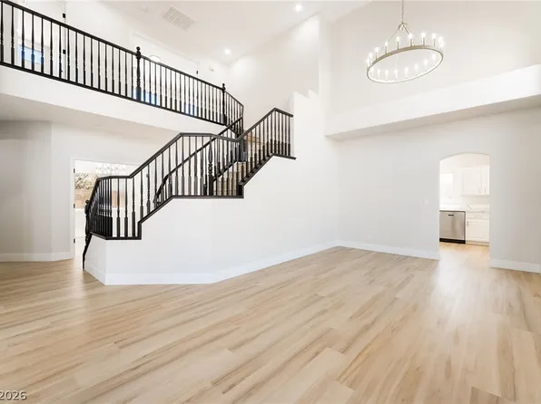 1293 Silver Knoll Ave, Las Vegas, NV 89123