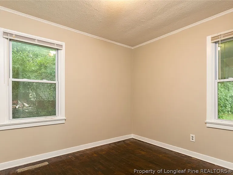 311 Stuart Ave — Photo 16