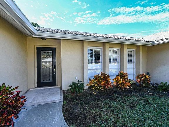 4th image of 212 Matisse Cir N