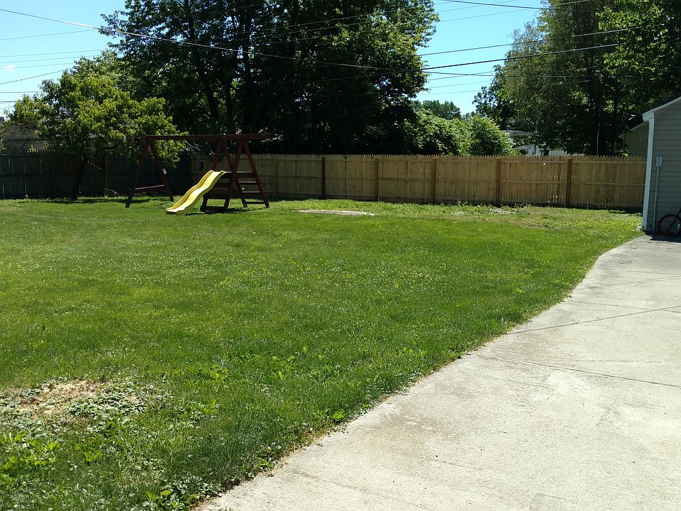 2nd image of 2420 Bushnell Ave