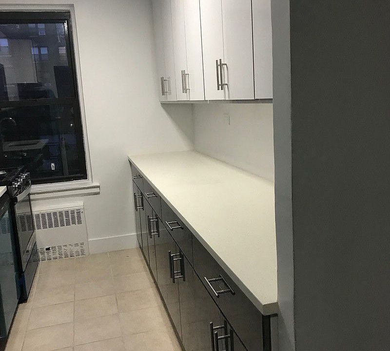 2nd image of 65 Lenox Rd APT 2I