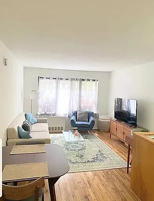 Rented by Oxford Property Group | media 10