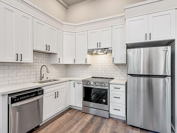 4th image of 161 Lincoln Ave #101