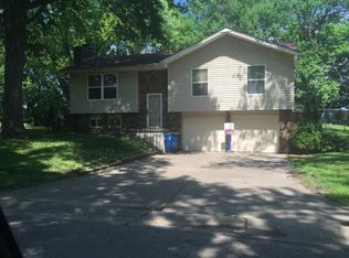 1105 Geneva St, Kearney, MO 64060