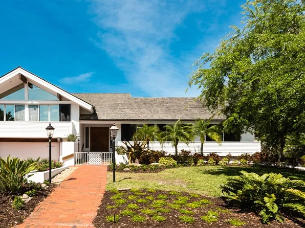 356 W Royal Flamingo Dr, Sarasota, FL 34236