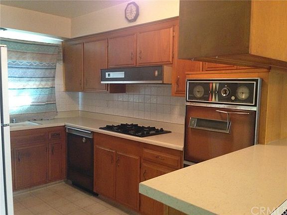 2nd image of 1921 Sherry Ln APT 77