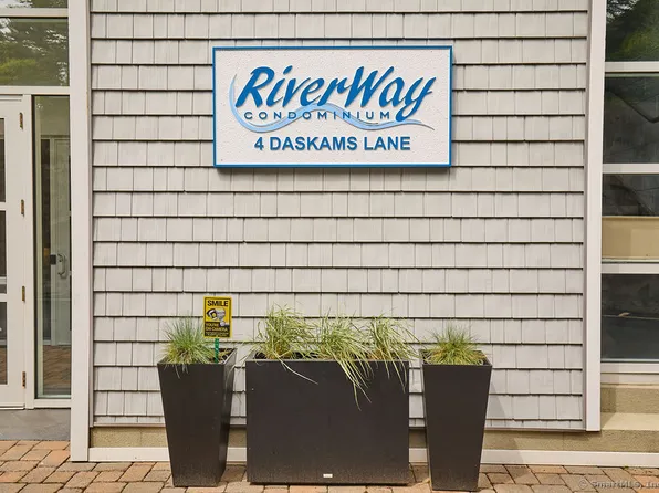 4 Daskams Lane # 301, Norwalk, CT 06851