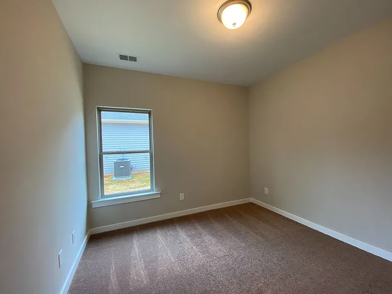 65 Red Oak Ct — Photo 38