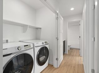 702 18th Ave #A, Seattle, WA 98122