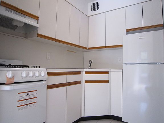 5th image of 43 W 75th St APT 3A