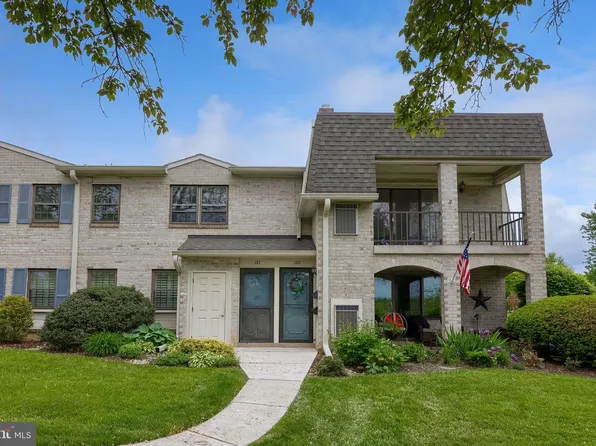 121 Valleybrook Dr, Lancaster, PA 17601