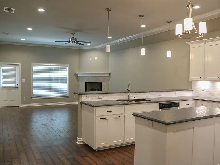3421 Cottage Ct — Photo 4