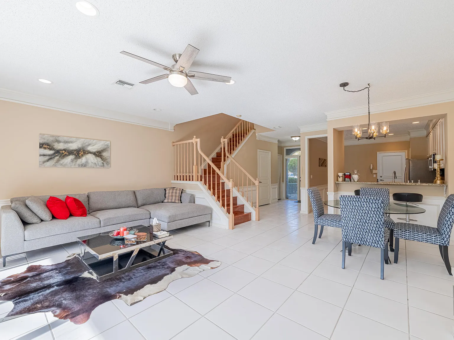 3 bed, 2.5 bath, 1710 sqft, $3,875 — Photo 4