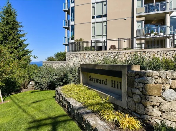 5388 Hill Rise Ter #406, Saanich, BC V8Y 3K3