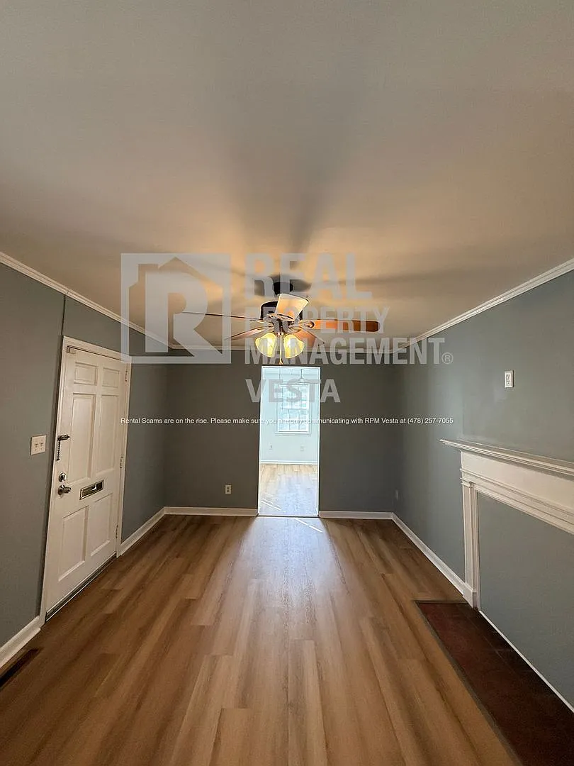 4 bed, 2.0 bath, 1250 sqft, $1,200 — Photo 2