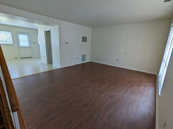 2nd image of 603 Lincoln Dr #603