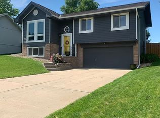 1204 Buckboard Blvd, Papillion, NE 68046